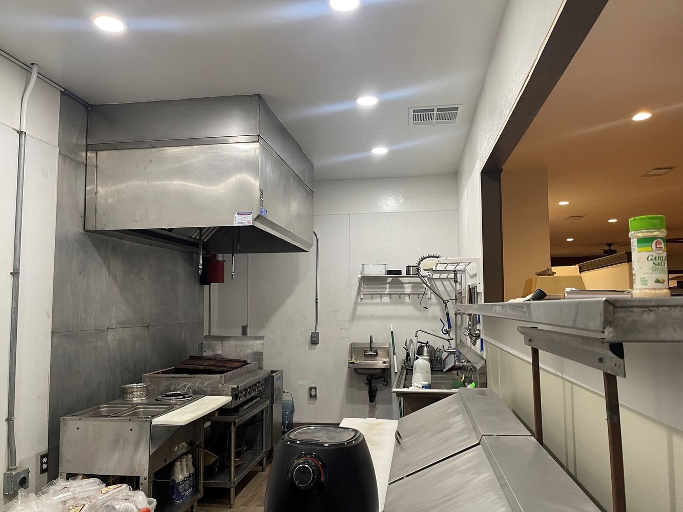 Turn Key Bar & Apartment in Riverdale, CA: 5020 19 1/2 Ave, Riverdale, CA 93656
